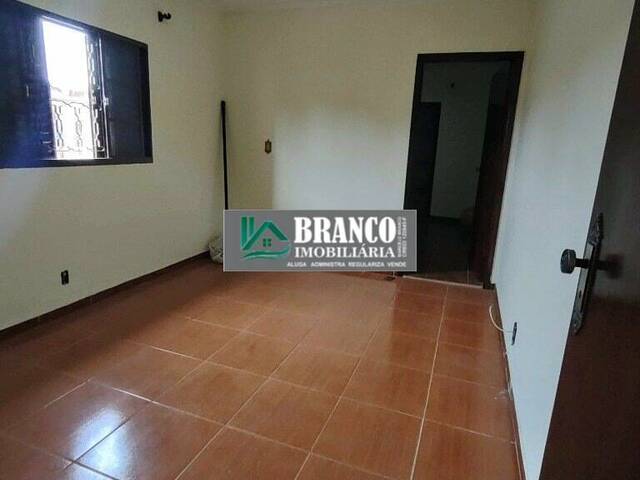 Casa para Venda em JD. CONDUTA - 13