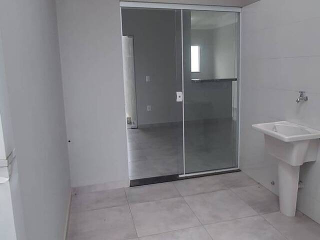 Casa para Venda em JD. NOVO 1 - 6