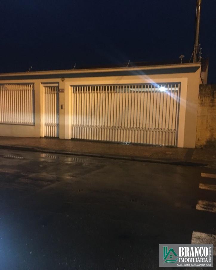 Casa para Venda em Rio Claro - 1