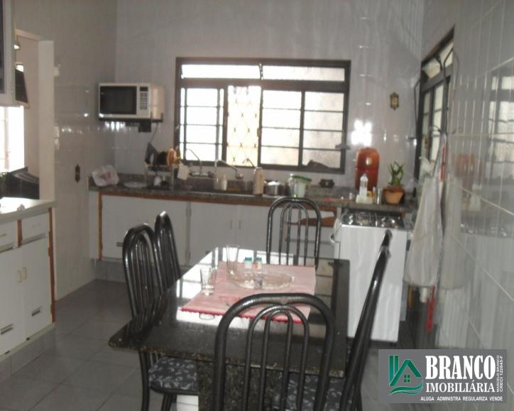 Casa para Venda em Rio Claro - 1