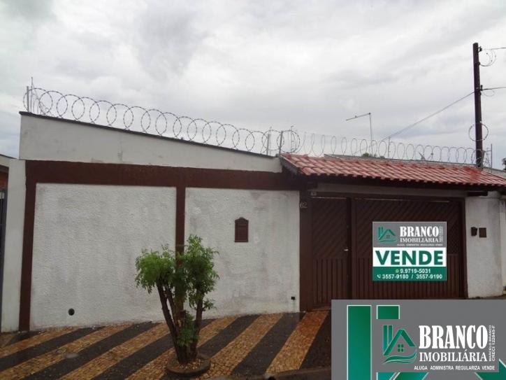 Casa para Venda em Rio Claro - 1